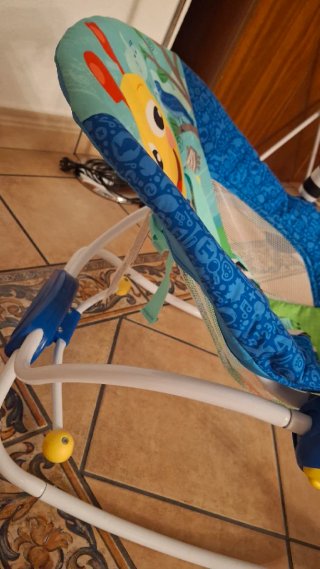 Hamaca para bebé con música y luces