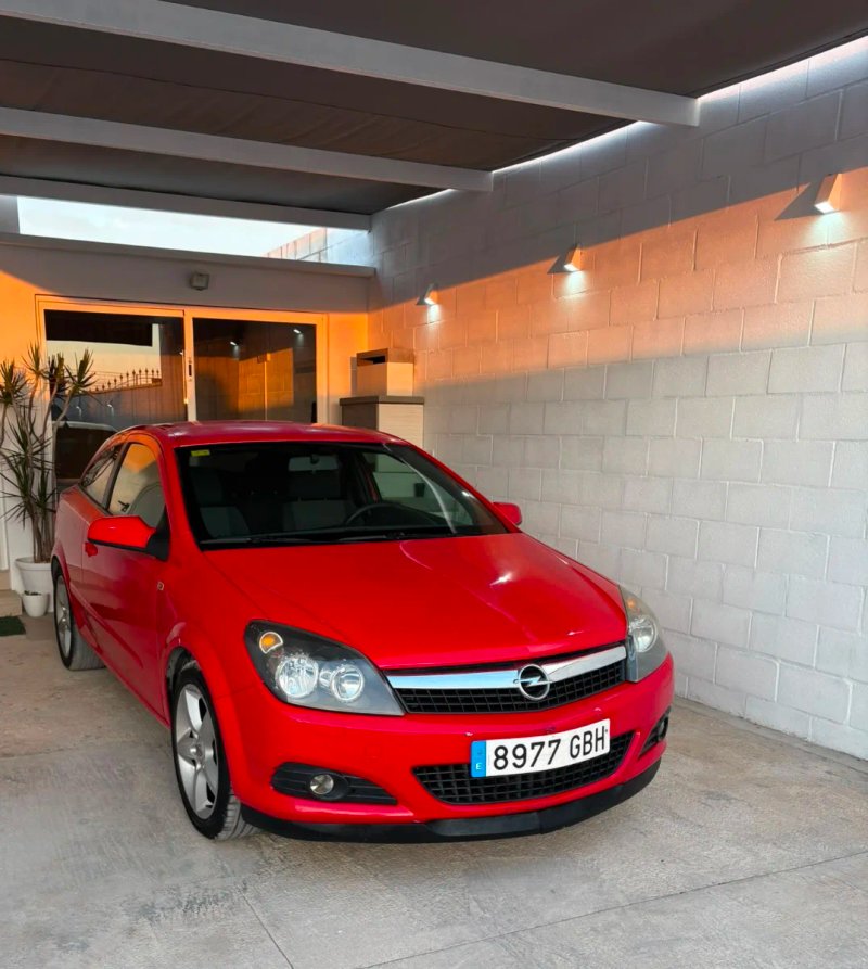 Opel Astra 2008 - foto 1