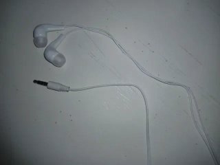 Auriculares blancos con microfone