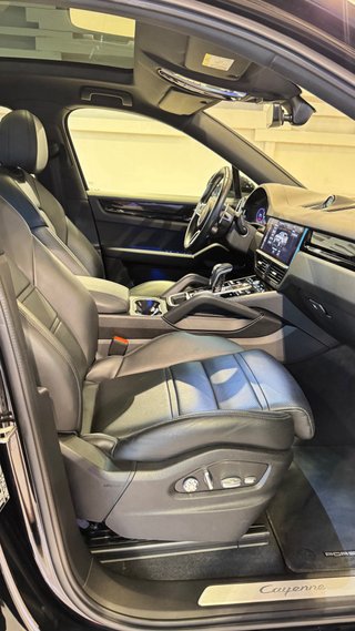 Porsche Cayenne 2021
