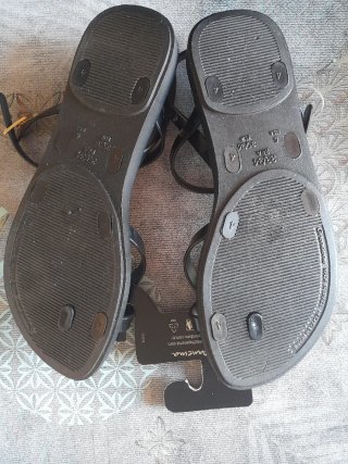 Sandalias Ipanema Negras y Doradas Nuevas