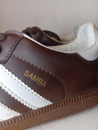 Adidas Samb marrones