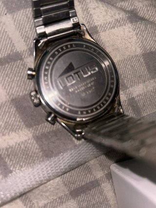Reloj Lotus