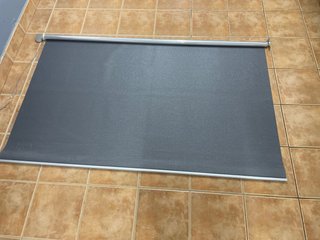 Estor enrollable gris tela