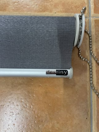 Estor enrollable gris tela