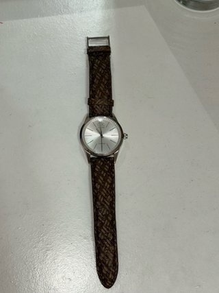 Reloj Calvin Klein Correa Marrón y Esfera Plata