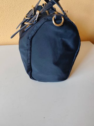 Bolso Bimba y Lola azul marino.
