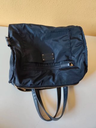 Bolso Bimba y Lola azul marino.