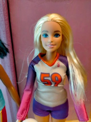 Barbie Deportista Baloncesto y Voleibol
