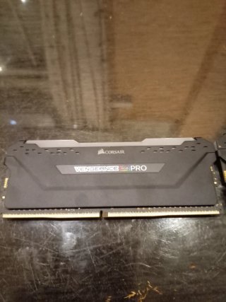 Corsair Vengeance RGB Pro DDR4 16GB (2x8GB)