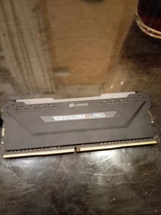 Corsair Vengeance RGB Pro DDR4 16GB (2x8GB)