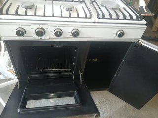 Se vende Cocina de gas Balay blanca 100€