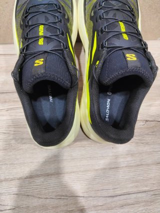Salomon genesis Matryx  Negro/Amarillo 43 1/3