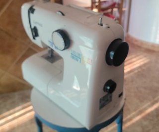 Máquina de coser Lervia