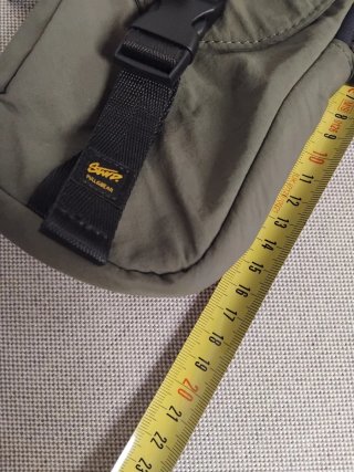 Bandolera Pull&Bear verde y negra nueva
