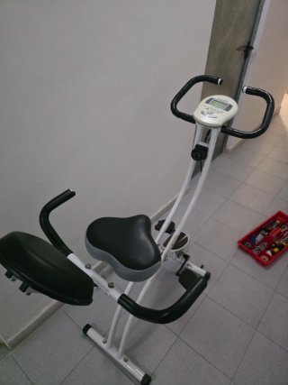 Bicicleta Estática BH Fitness BackFit Plegable