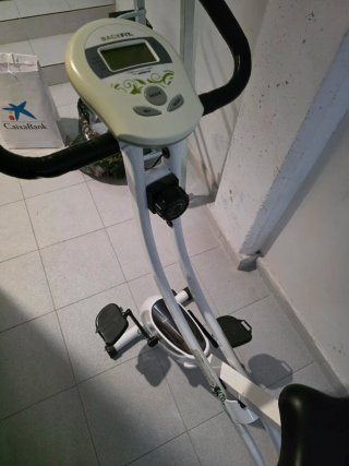 Bicicleta Estática BH Fitness BackFit Plegable