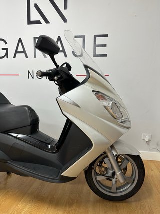 Peugeot Satelis 300 Maxi Scooter