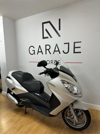 Peugeot Satelis 300 Maxi Scooter