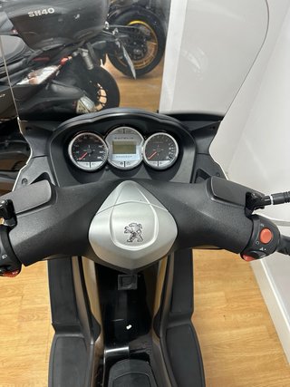 Peugeot Satelis 300 Maxi Scooter
