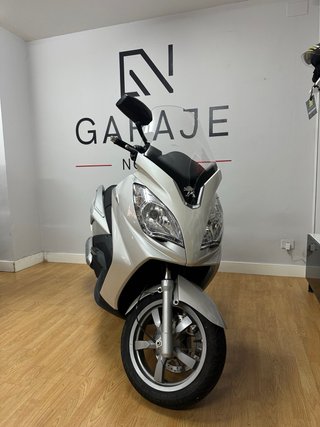 Peugeot Satelis 300 Maxi Scooter