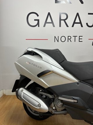 Peugeot Satelis 300 Maxi Scooter