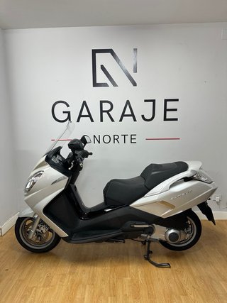 Peugeot Satelis 300 Maxi Scooter