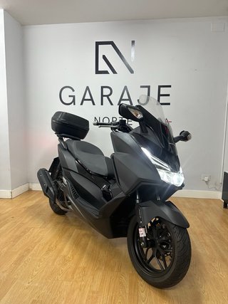Honda Forza 125 Negra