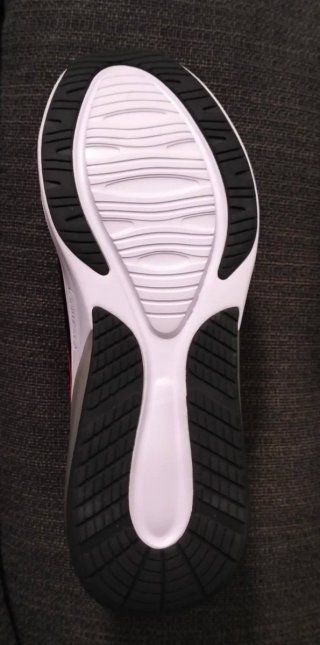 Zapatillas Puma Rojas y Negras