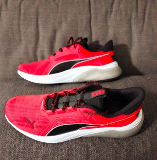 Zapatillas Puma Rojas y Negras