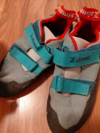 Pies de gato y casco Simond