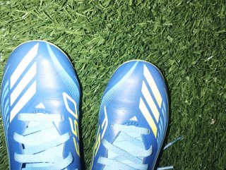 Botas de fútbol Messi niño talla 34