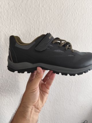 Zapatos Ciclismo MTB N°43,  NUEVOS ESTRENAR 24€