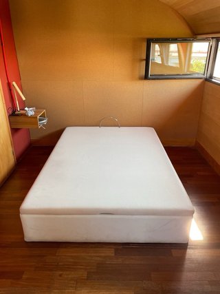 Materasso in memory foam con base contenitore