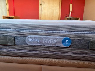 Materasso in memory foam con base contenitore