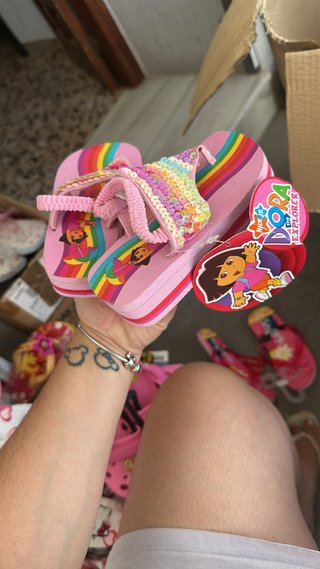 Lote 130 pares chanclas
