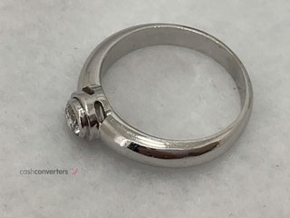 anillo oro 18k con piedra con diamante