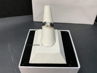 sortija oro 18k con diamante