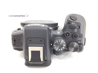 camara digital evil canon eos r10