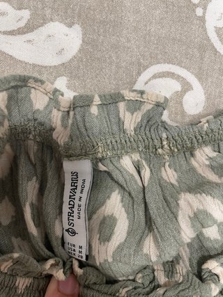 Blusa / crop verde mangas Stradivarius talla M