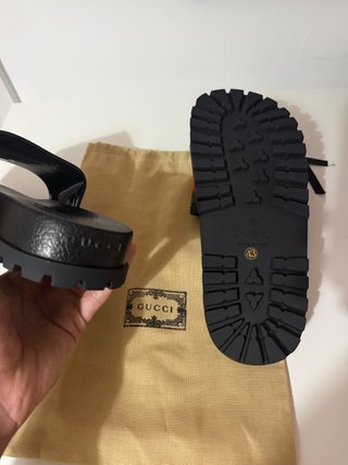 Chanclas Gucci Negras con Rayas Verdes y Rojas