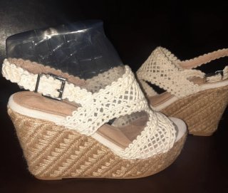 Sandalias cuña beige/blanco talla 38