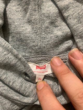 Felpa Levi's Grigia con Tasca