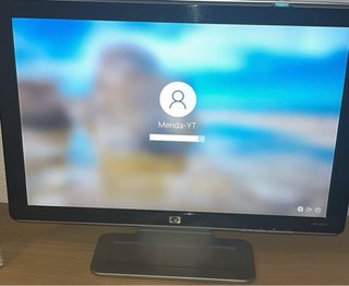 Pantalla HP Negra y Plateada