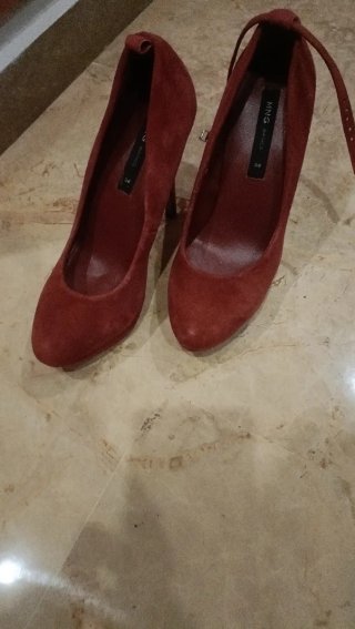 Zapatos de tacón rojos, negro o marron