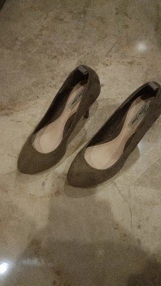 Zapatos de tacón rojos, negro o marron
