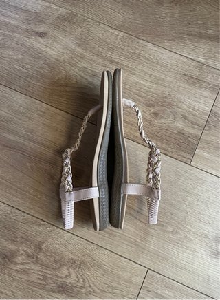 Sandalias planas doradas talla 38