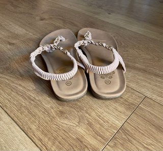 Sandalias planas doradas talla 38