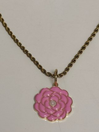 Collar Chanel Camelia y Cordón Dorado