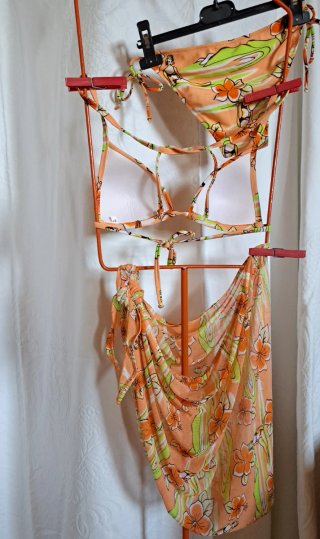 Set Bikini e Pareo Floreale